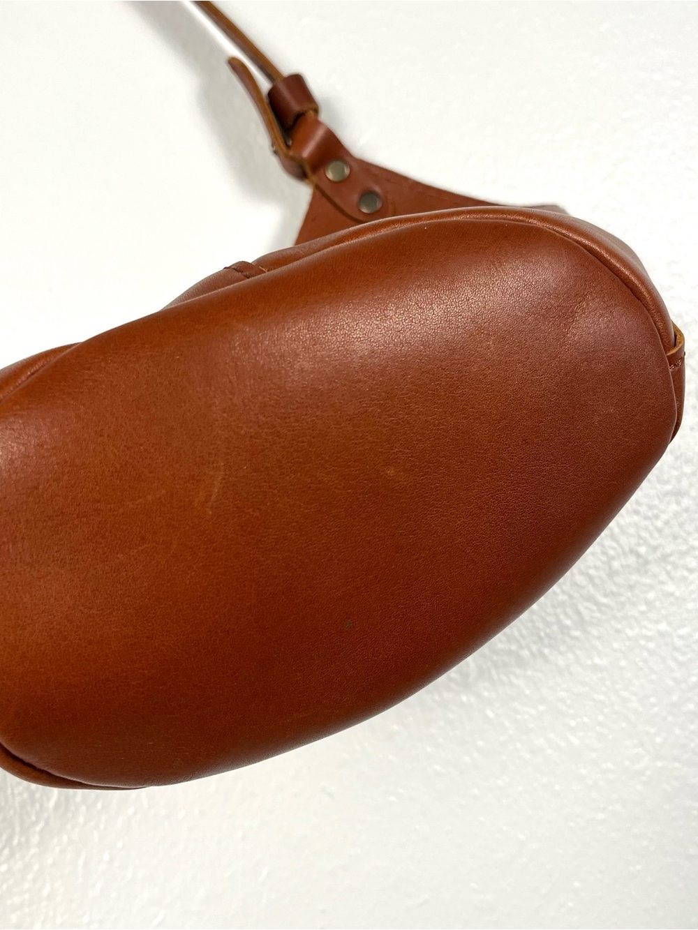 Portland Leather Goods Kangaroo Small Shoulder Bag in Chestnut Brown w/Tassel - Picture 5 of 7